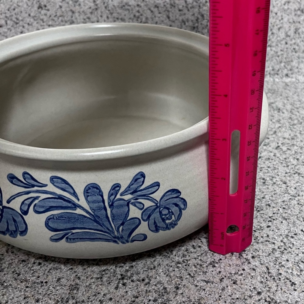 Pfaltzgraff Blue and White Stoneware Bowl Yorktowne Pattern - Picture 10 of 10